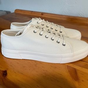 Swedish Made. VAGABOND SHOEMAKERS TEDDIE WHITE/CREAM CANVAS SNEAKERS 10